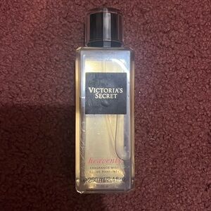 8.4 fl oz Victoria secret fragrance mist. Heavenly